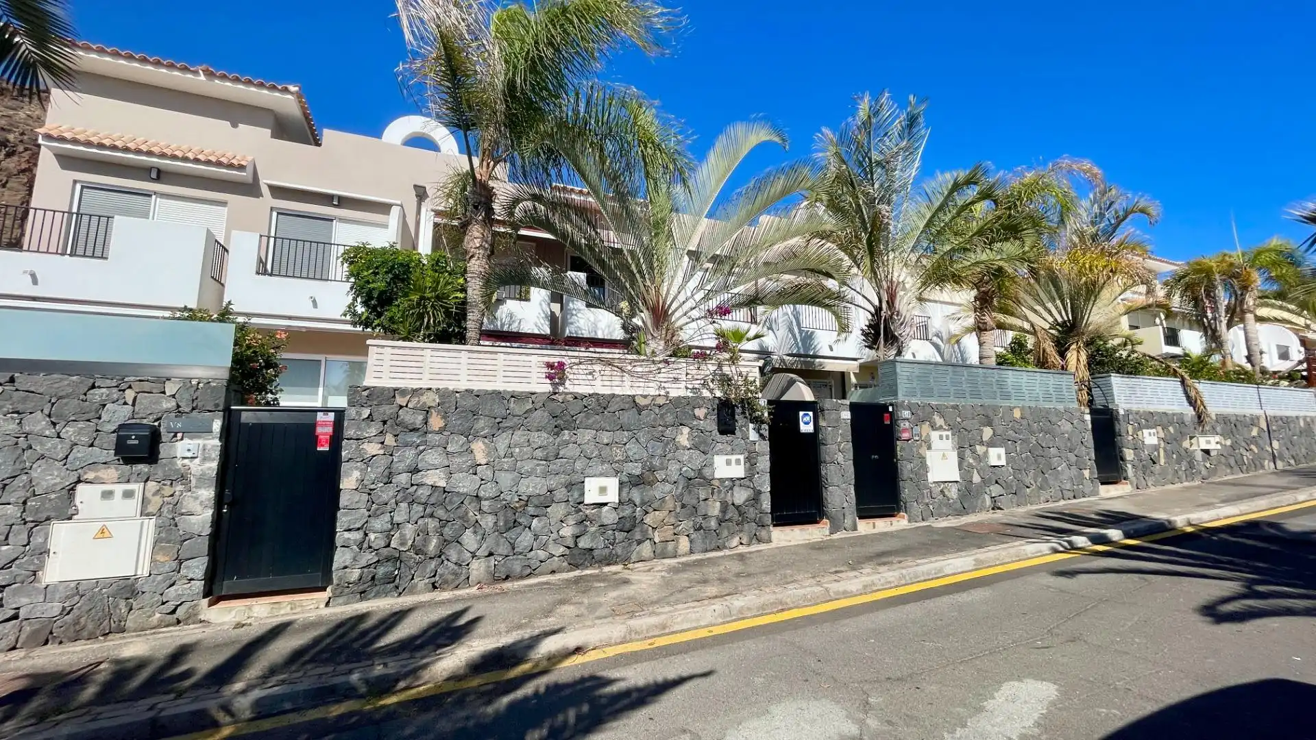 Vista exterior de Casa adosada en venta en Arona