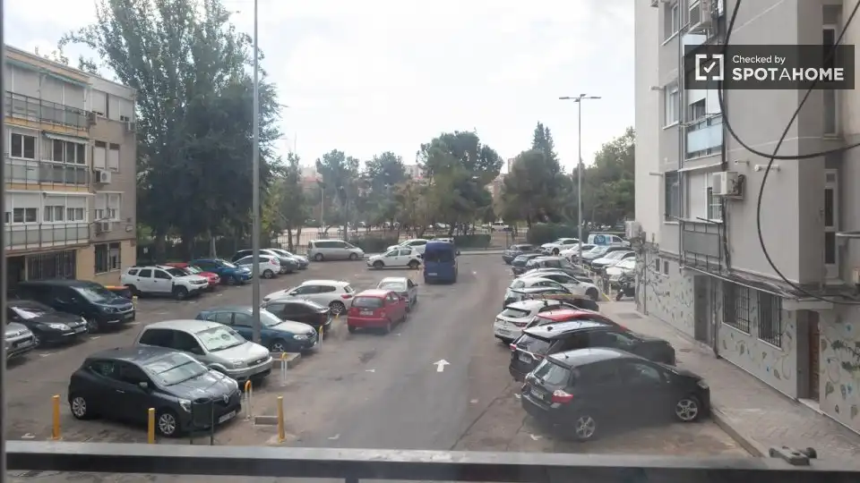 Parking of Flat for rent in Madrid  with Air Conditioner, Heating and Furnished