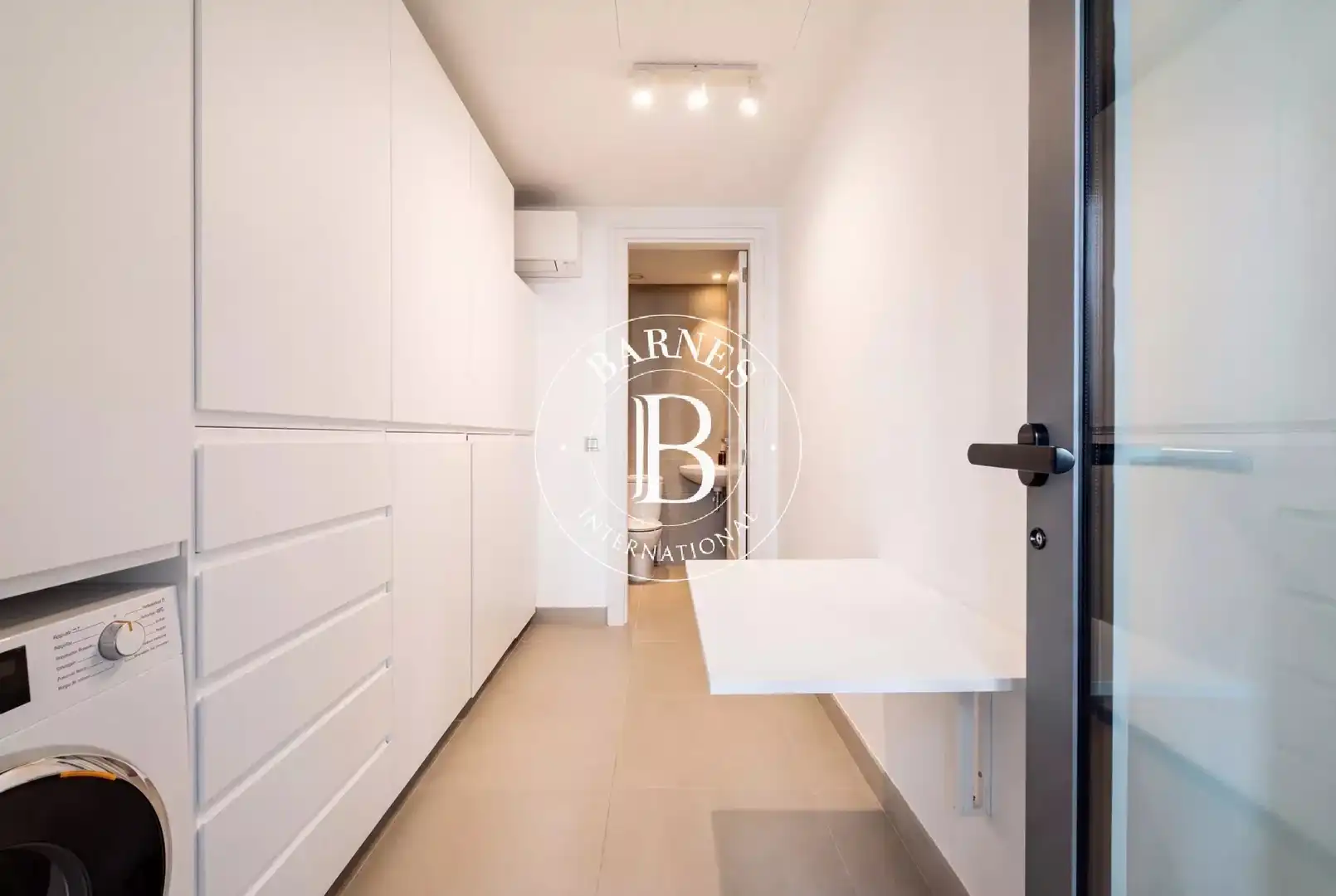 Flat for rent in Madrid  with Air Conditioner, Terrace and Furnished