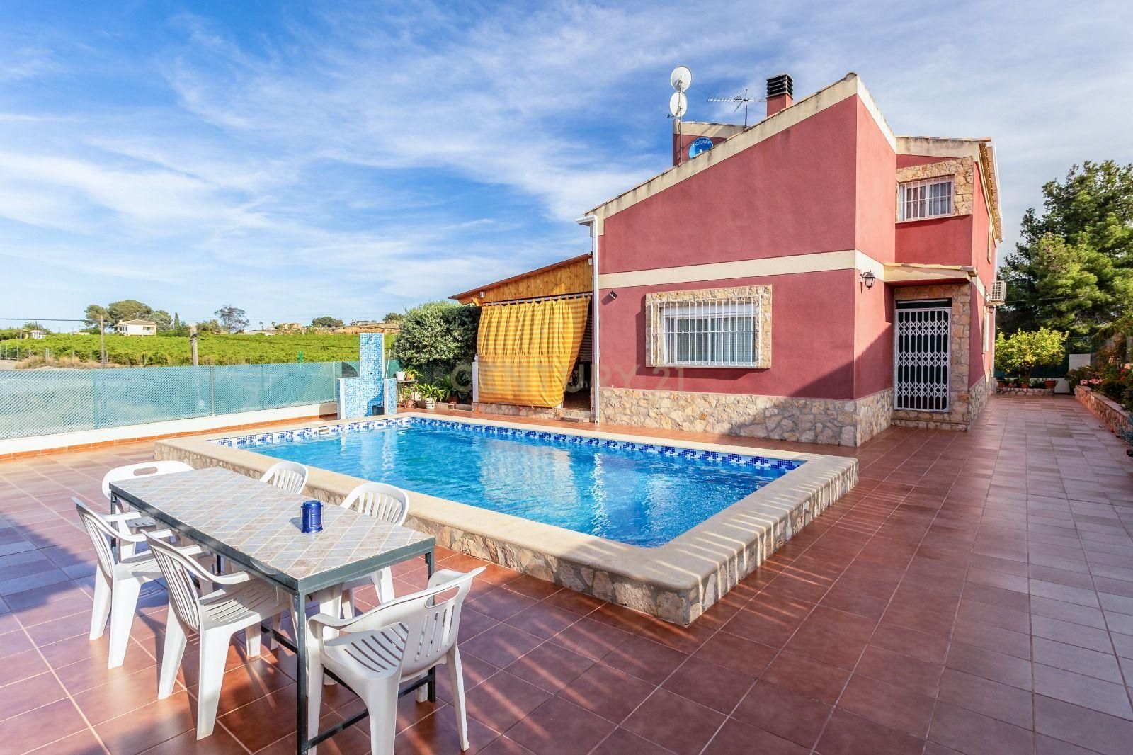 Piscina de Casa o chalet en venta en Torrent con Aire acondicionado, Jardín privado y Trastero