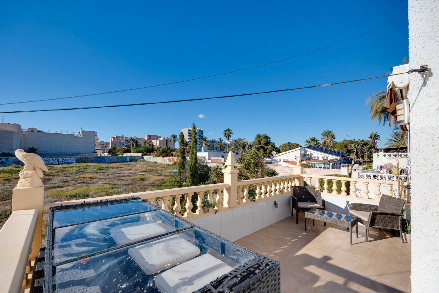 Terrassa de Casa adosada en venda en Torrevieja amb Aire condicionat, Jardí privat i Terrassa