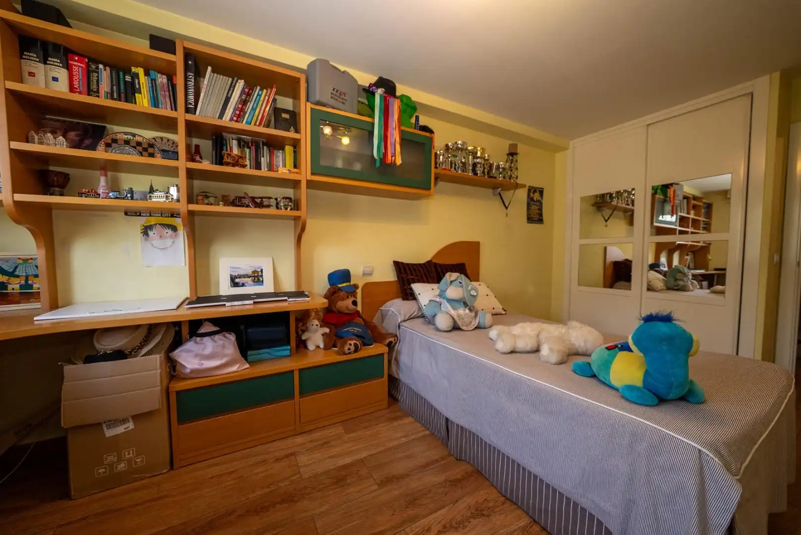 Habitación de Casa adosada en venta en Leganés con Aire acondicionado, Calefacción y Jardín privado