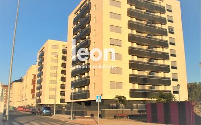 Vista exterior de Apartament en venda en  Logroño amb Aire condicionat i Terrassa