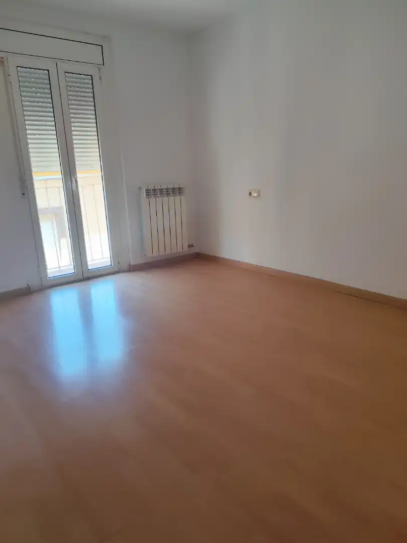 Piso con terraza en alquiler en Sant Guim de Freixenet, imagen 3