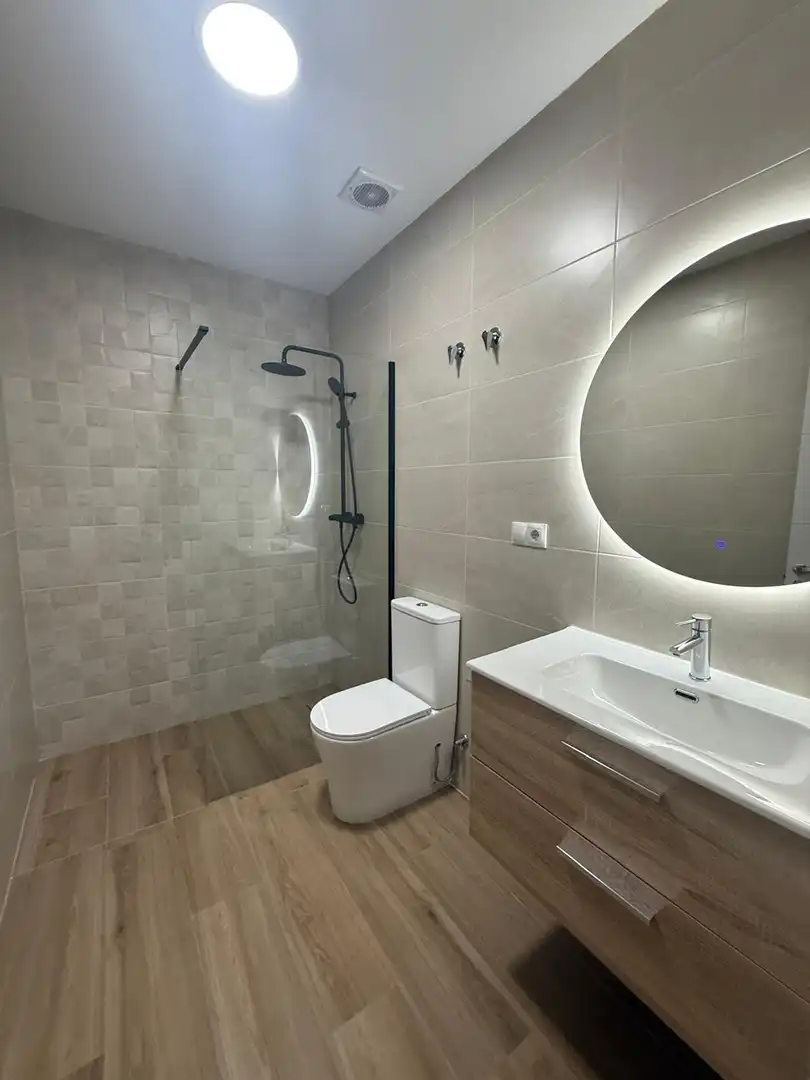 Badezimmer von Wohnung zur Miete in Carlet mit Balkon
