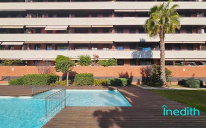 Swimming pool of Flat for sale in Vilanova i la Geltrú  with Heating, Private garden and Terrace