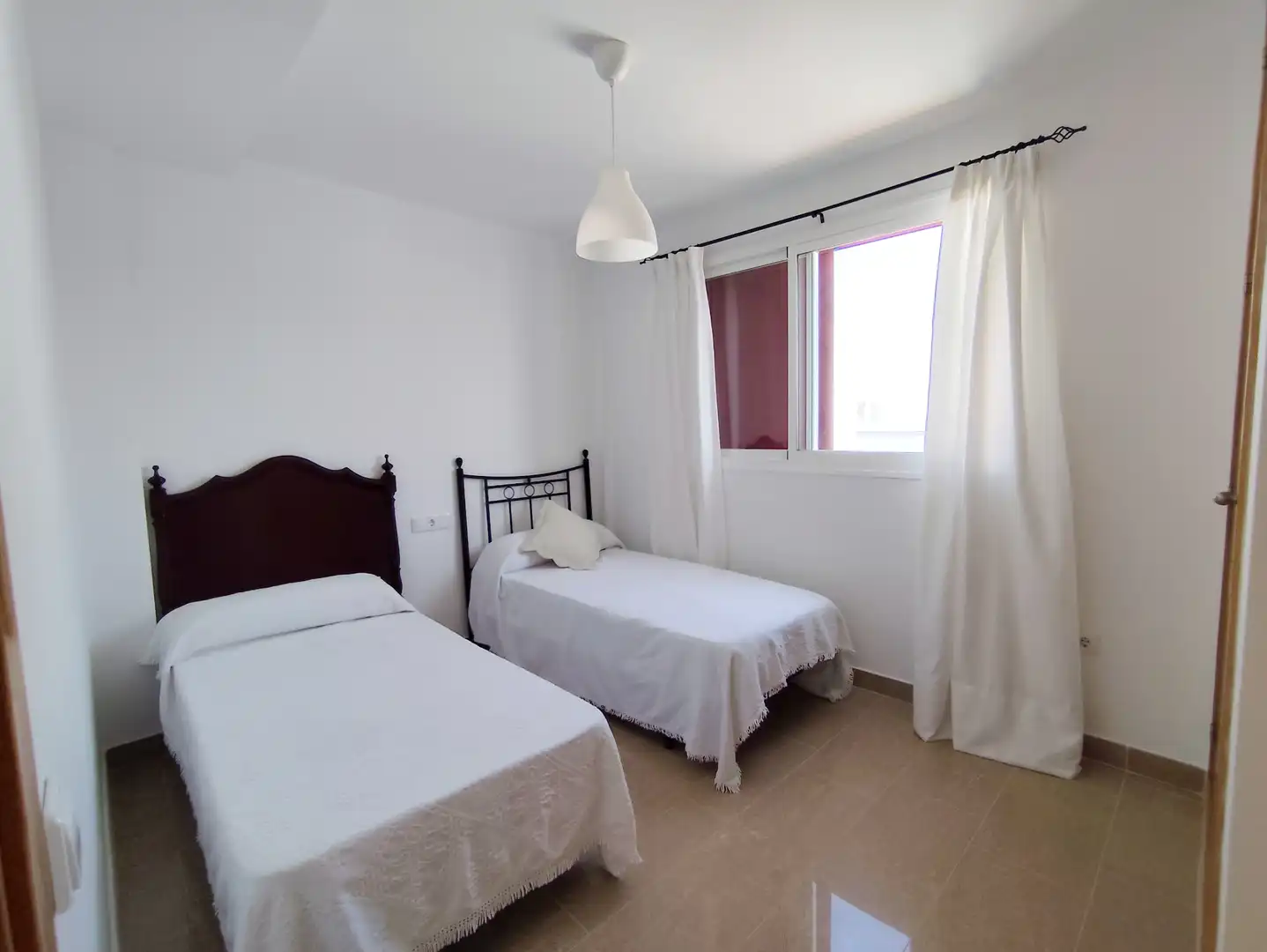 Habitación de Casa o chalet de alquiler en Sanlúcar de Barrameda con Terraza, Piscina y Amueblado