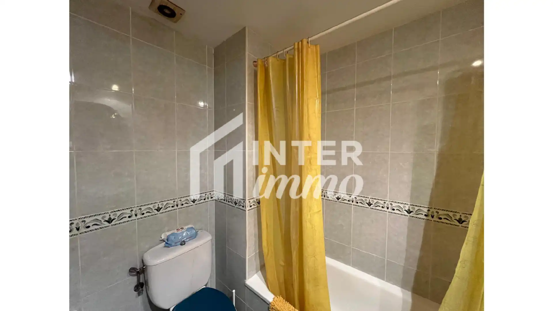 Exterior view of Apartments for sale in Eixample - Horta Capallera