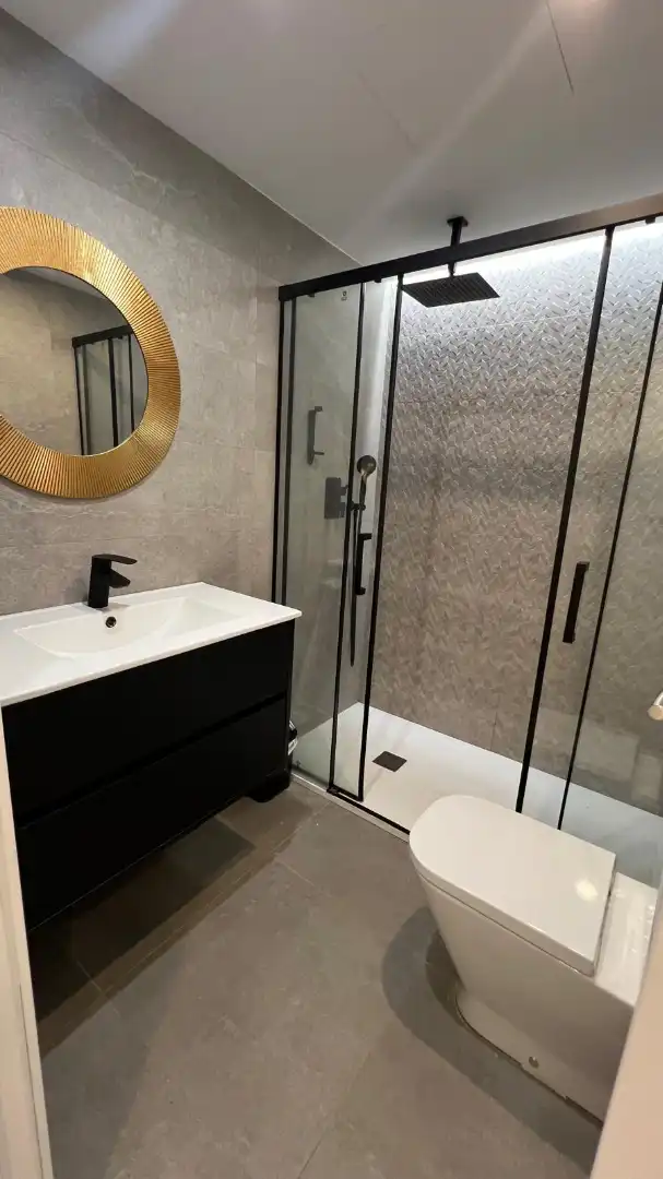 Baño de Piso en venta en Málaga con Aire acondicionado, Calefacción y Amueblado