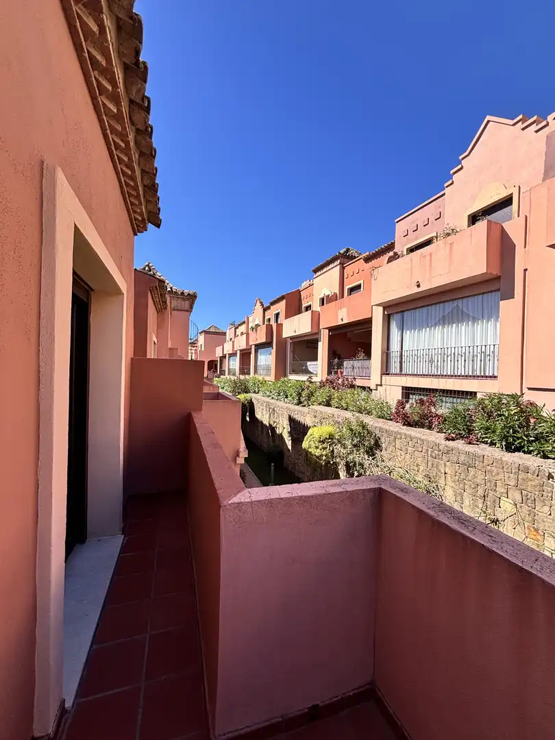 Adossat amb terrassa en venda a Selwo, imagen 5