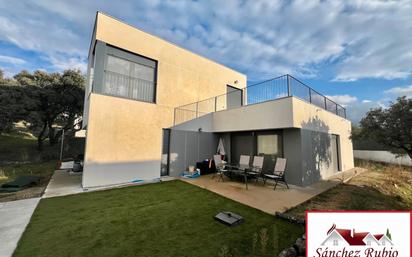 Exterior view of House or chalet for sale in El Espinar  with Air Conditioner, Heating and Private garden