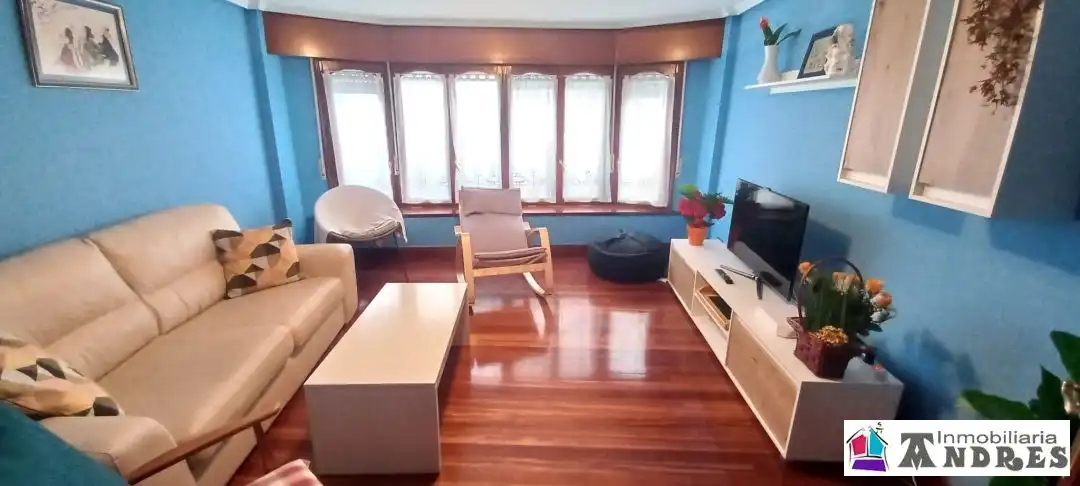 Sala de estar de Edificio en venta en Bermeo