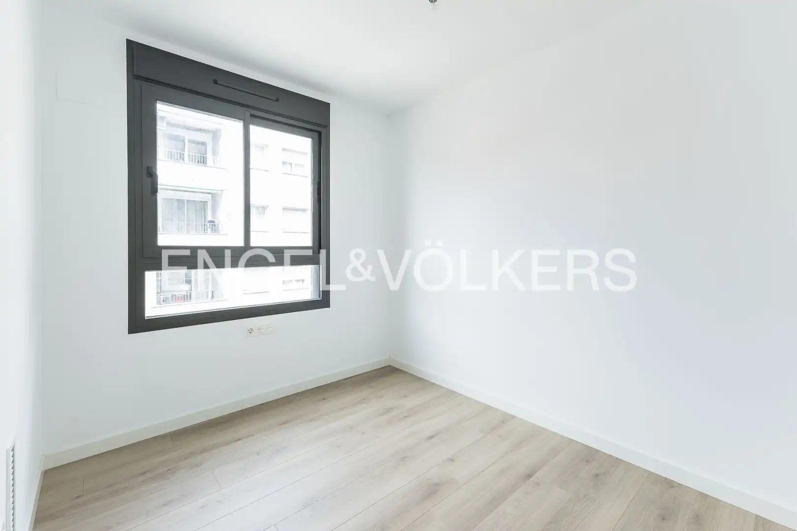 Bedroom of Flat for rent in Esplugues de Llobregat  with Air Conditioner, Heating and Parquet flooring