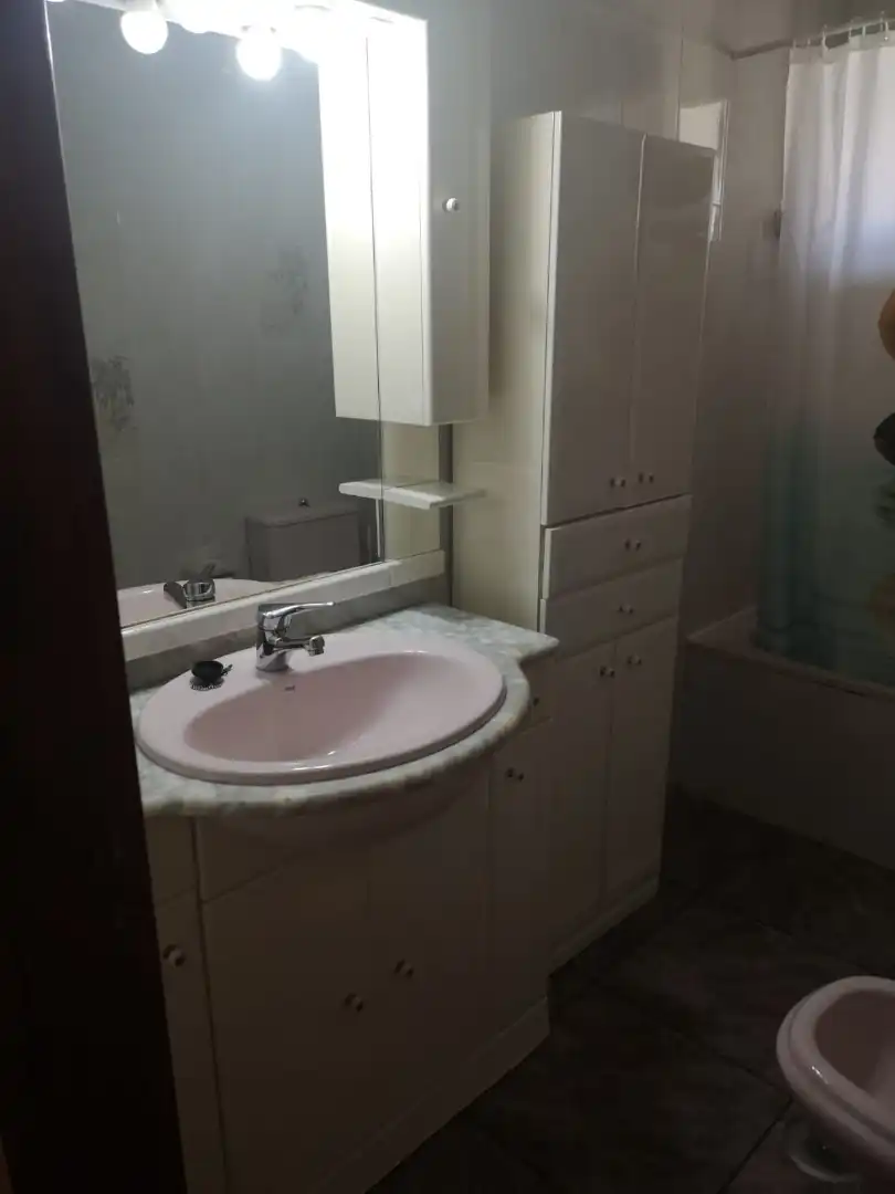 Badezimmer von Wohnung zum Verkauf in Jaén mit Klimaanlage, Ofen und Waschmaschine