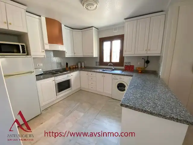 Cocina de Apartamento de alquiler en Orihuela con Aire acondicionado, Amueblado y Horno
