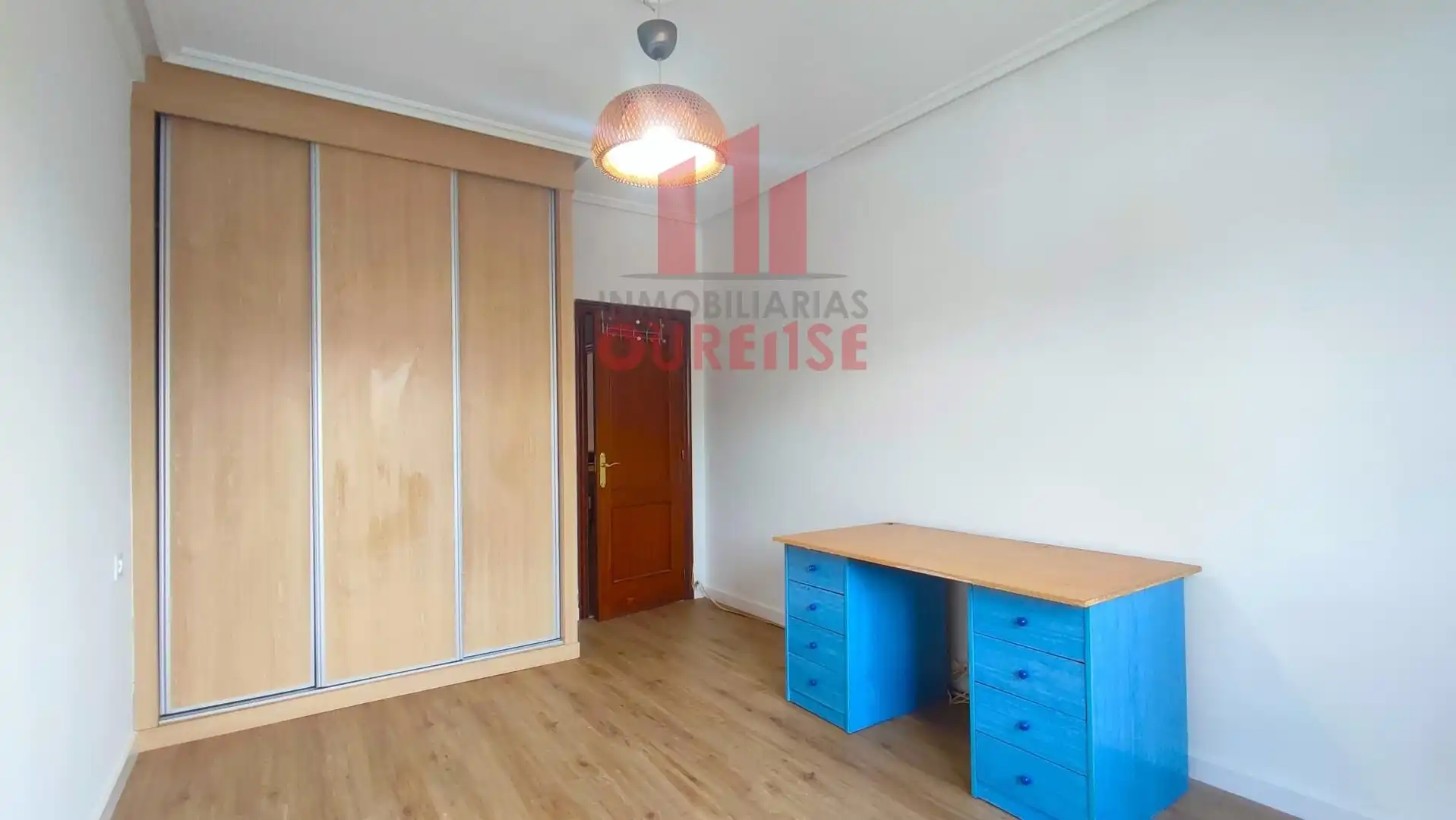 Habitación de Piso de alquiler en Ourense Capital  con Amueblado