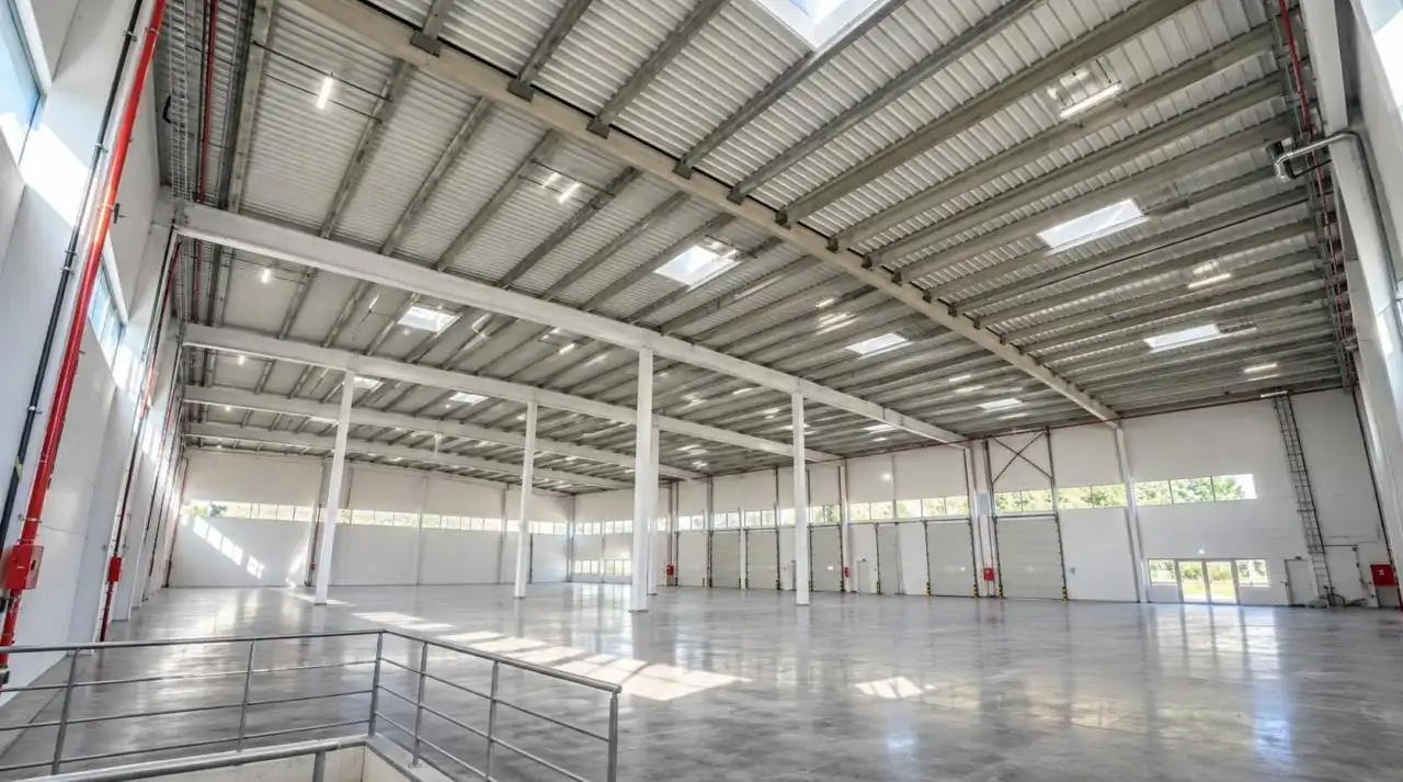 Vista exterior de Nau industrial de lloguer en Llinars del Vallès amb Calefacció i Alarma