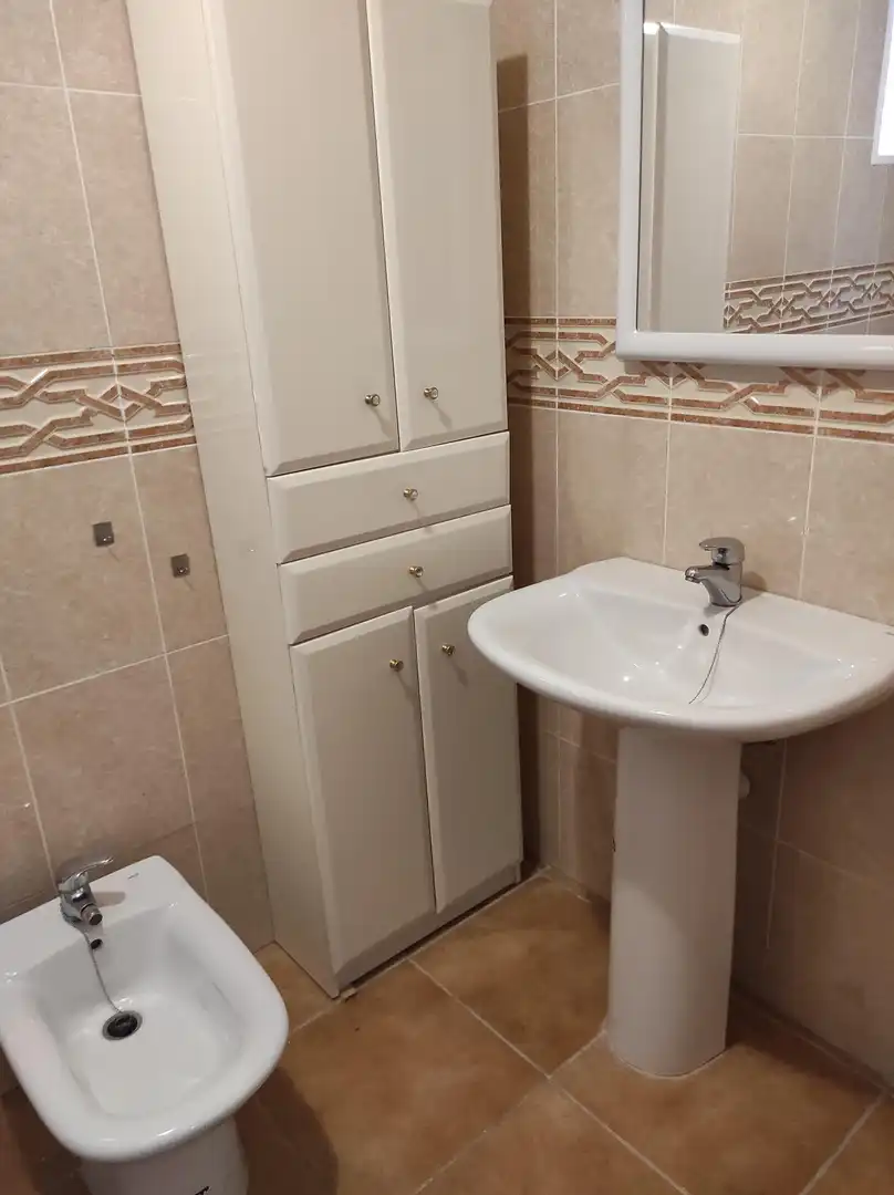 Badezimmer von Dachboden zur Miete in Moncofa mit Klimaanlage, Terrasse und Abstellraum