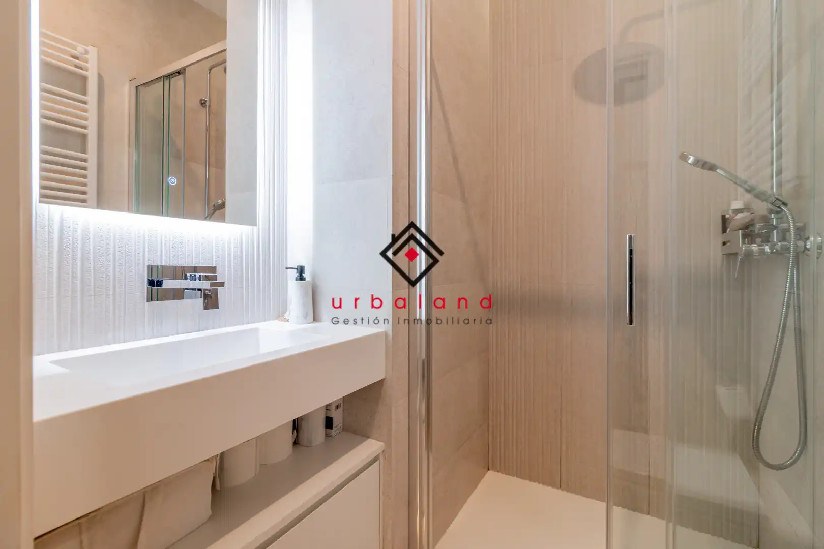 Baño de Piso en venta en Madrid con Aire acondicionado, Calefacción y Parquet