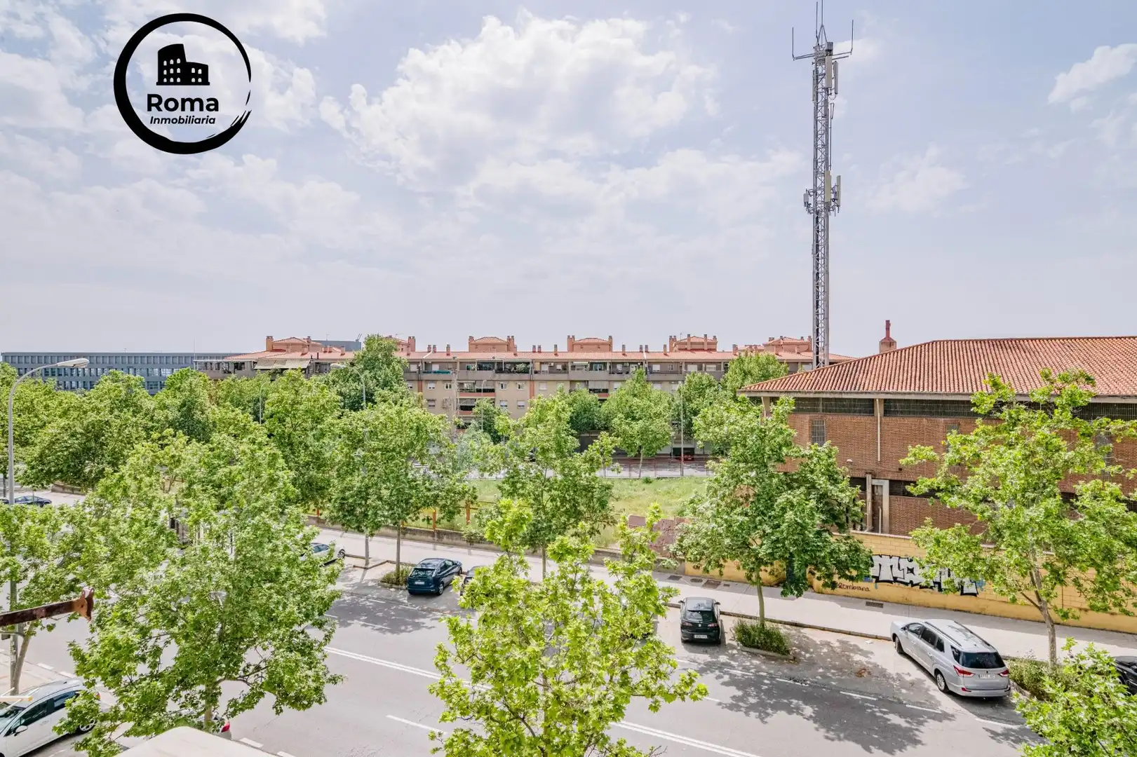 Vista exterior de Pis en venda en Granada amb Aire condicionat, Moblat i Balcó
