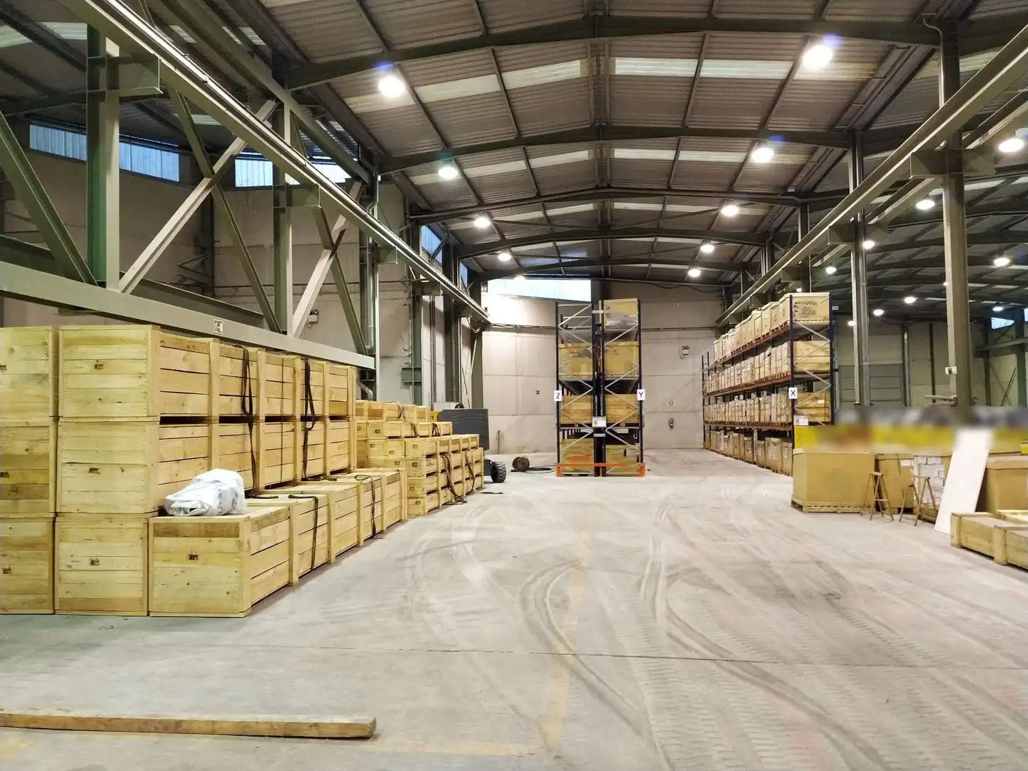 Fabrikhallen zum Verkauf in Bárcena de Cicero