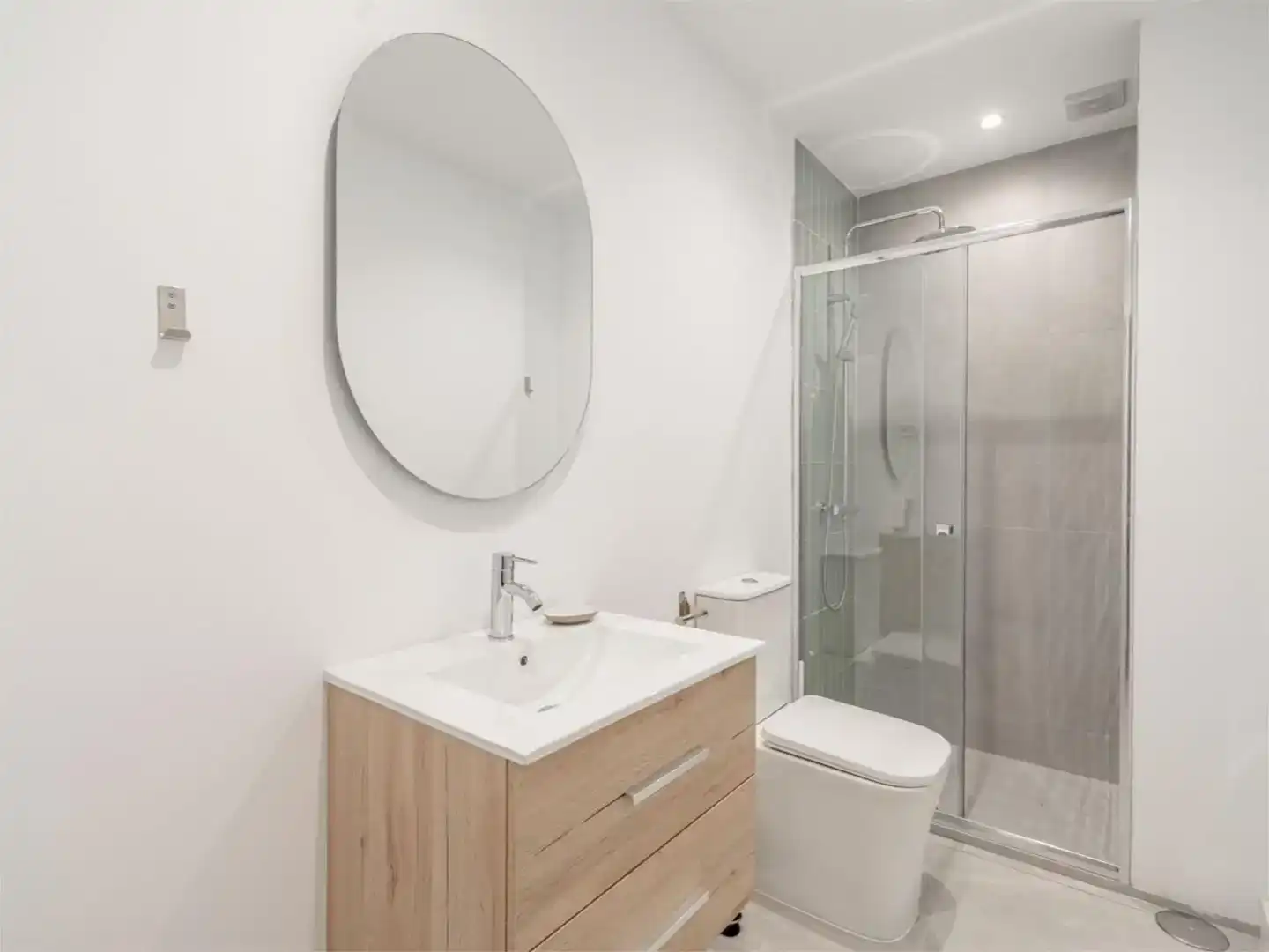 Baño de Estudio de alquiler en  Madrid Capital con Aire acondicionado