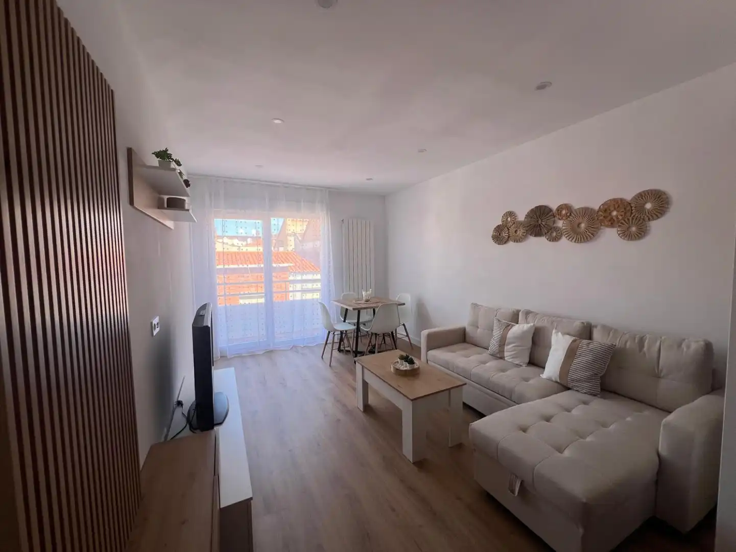 Living room of Flat for sale in  Logroño  with Heating, Furnished and Balcony
