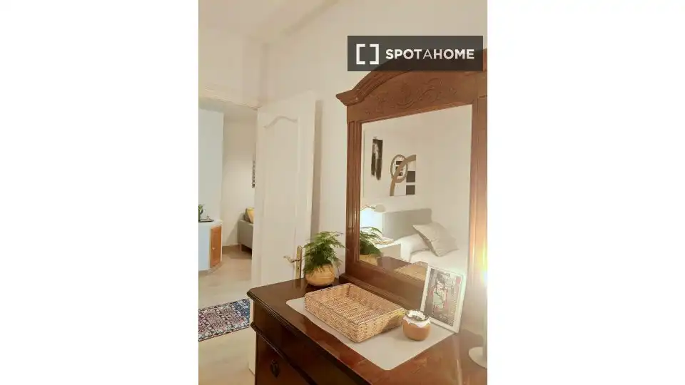 Habitación de Apartamento para compartir en Málaga con Aire acondicionado, Terraza y Amueblado