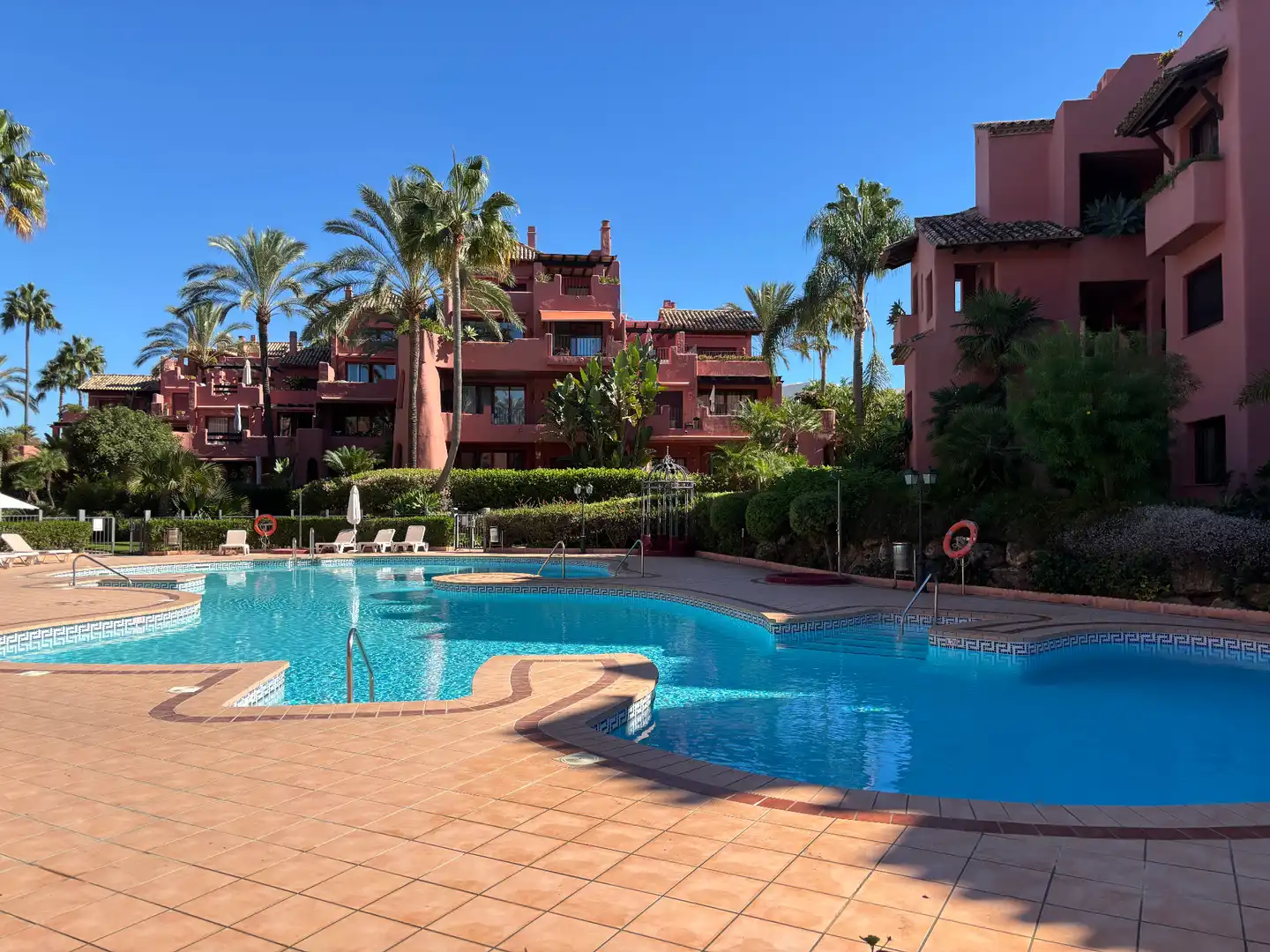 Exterior view of Flat for sale in Estepona  with Air Conditioner, Heating and Terrace