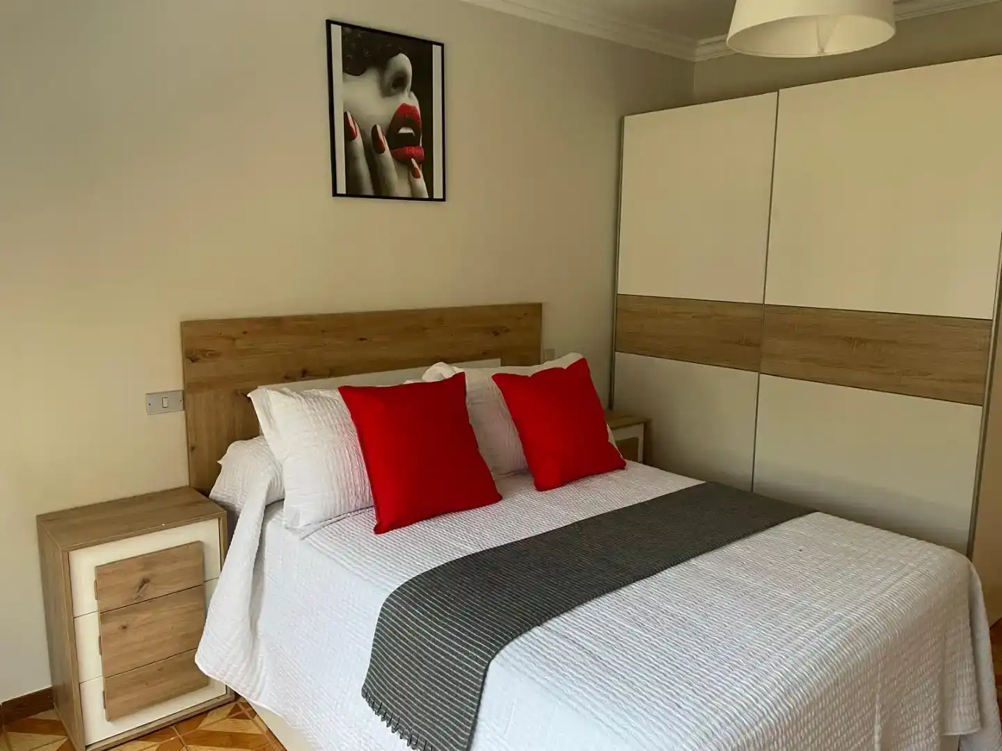 Schlafzimmer von Wohnung zur Miete in Cedeira mit Parkett, Möbliert und Ofen