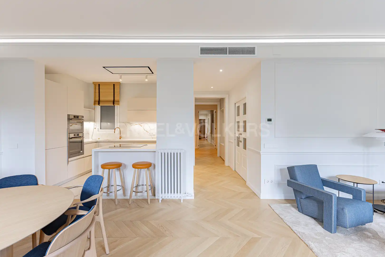 Living room of Flat for rent in Barcelona  with Air Conditioner, Heating and Parquet flooring