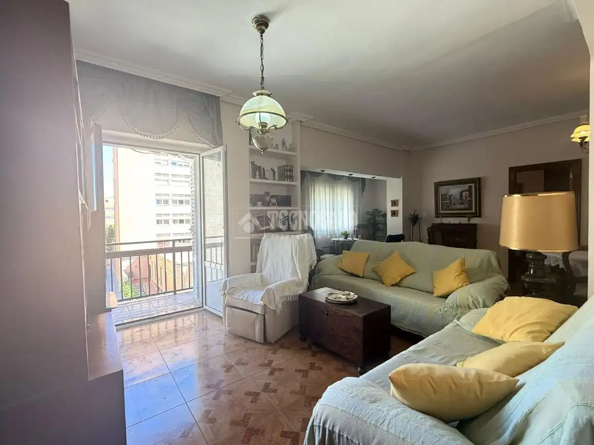Sala de estar de Piso en venta en Alicante / Alacant con Balcón