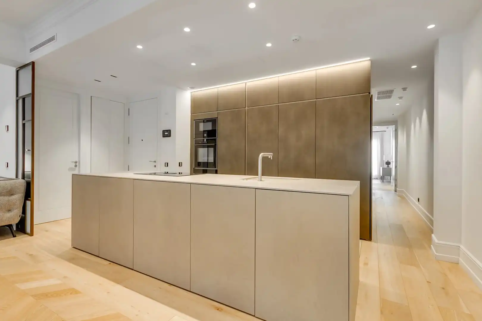 Kitchen of Flat for rent in Madrid  with Air Conditioner, Heating and Storage room