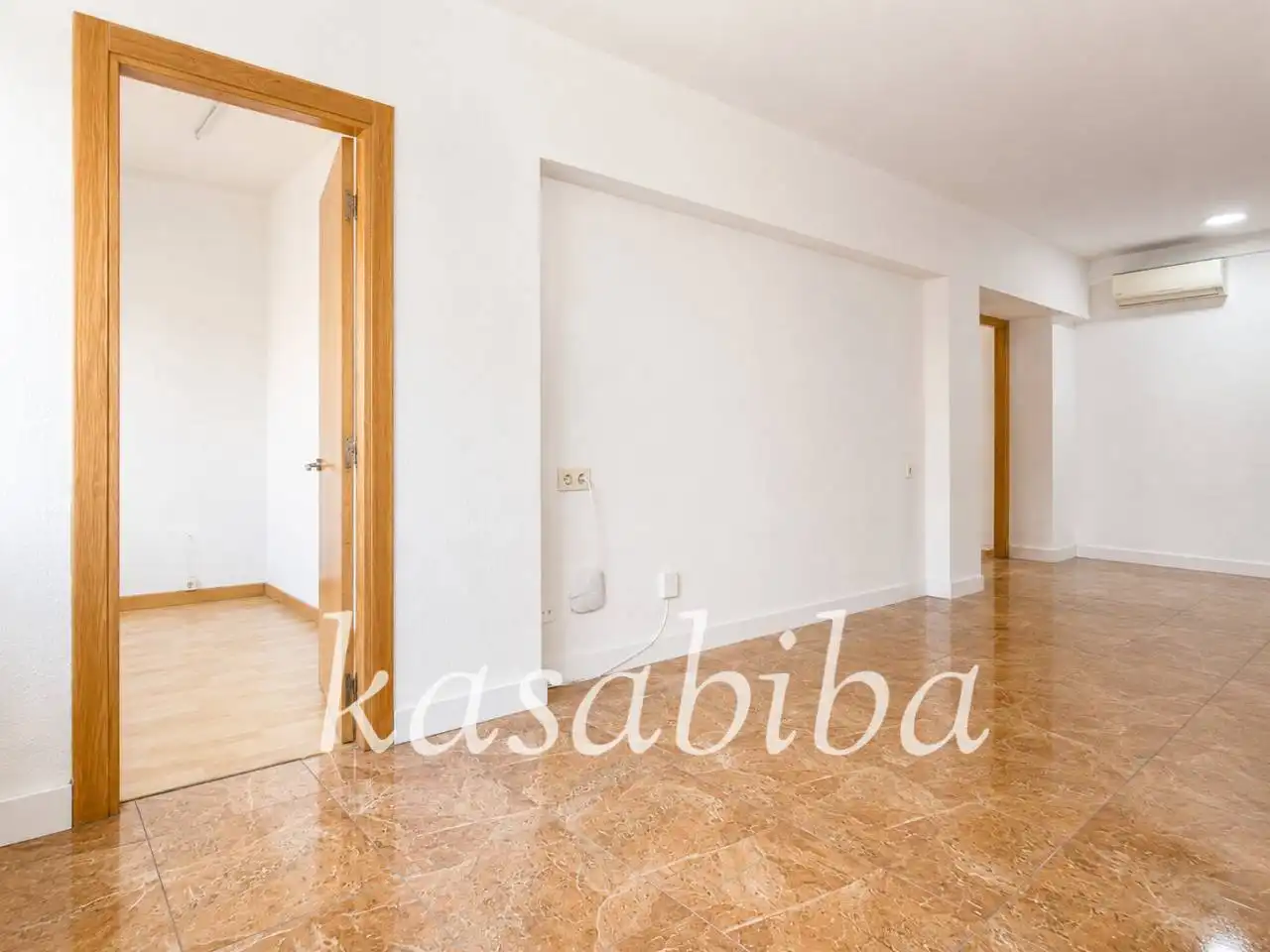 Bedroom of Flat for sale in Valencia