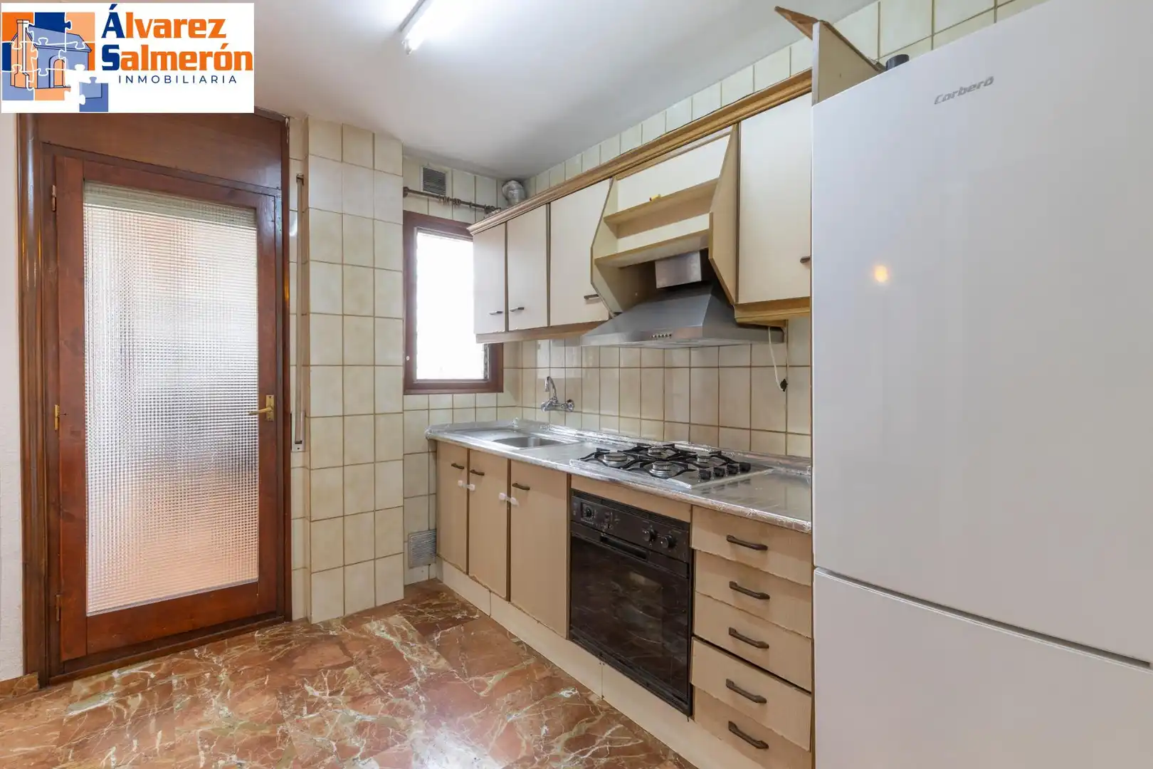 Cuina de Pis en venda en Granada amb Calefacció i Terrassa