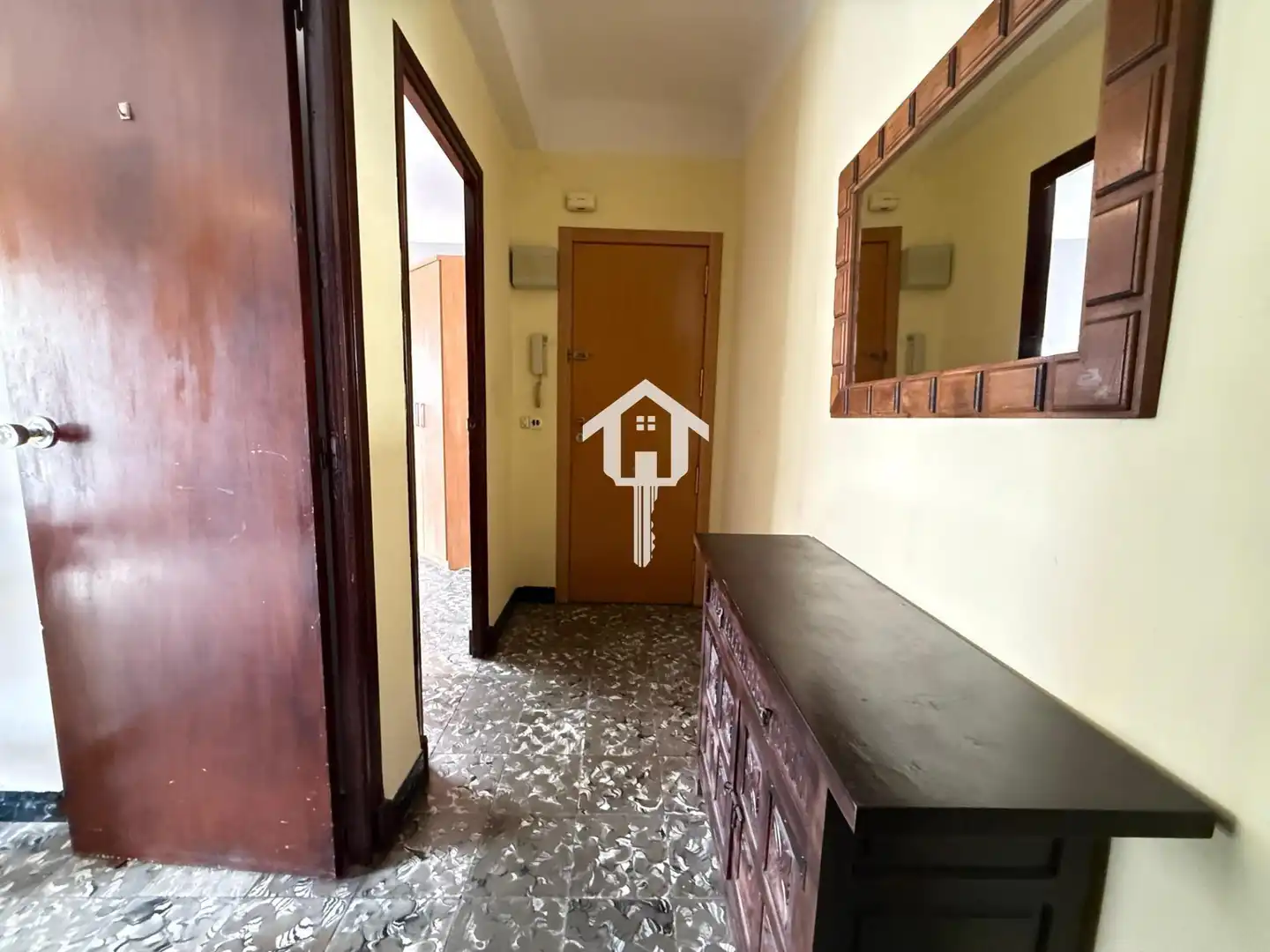 Apartamento en venta en Calle MAESTRO ALONSO, Altozano - Conde Lumiares