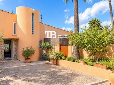 Maison avec balcon à vendre à de Cantina