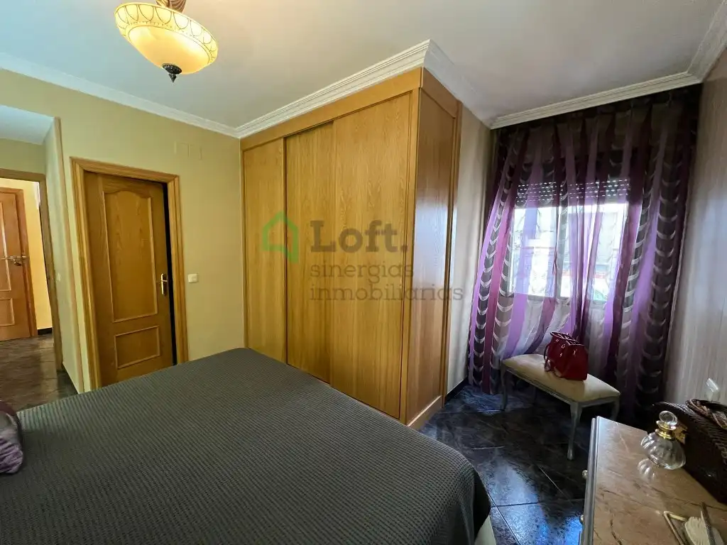 Schlafzimmer von Gebäude zum Verkauf in Badajoz