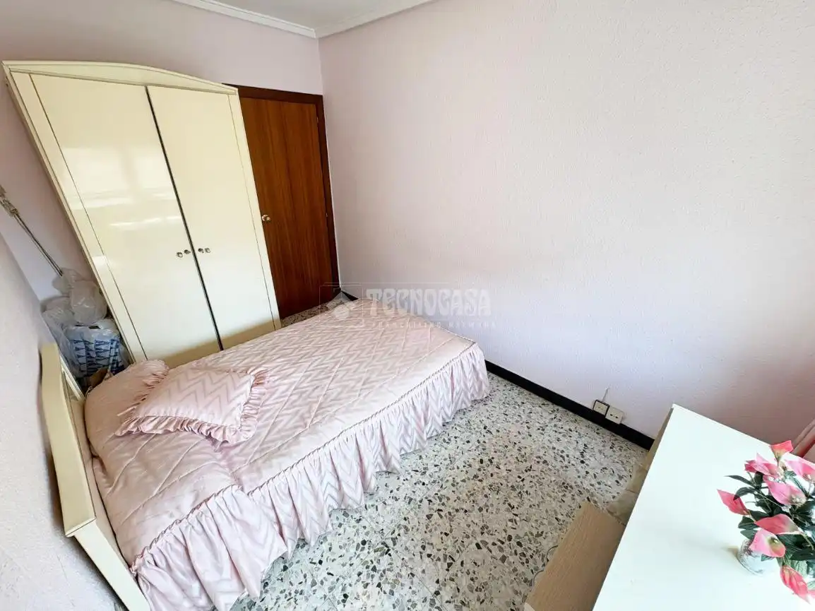 Habitación de Piso en venta en Zaragoza con Calefacción y Terraza