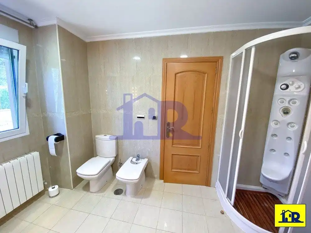 Bathroom of Houses for sale in Arcas del Villar  with Terrace, Storage room and Swimming Pool