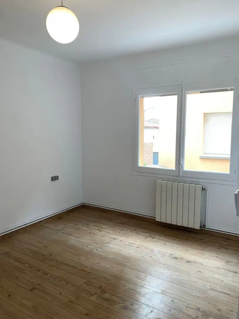 Habitación de Piso en venta en Sant Celoni con Calefacción y Balcón