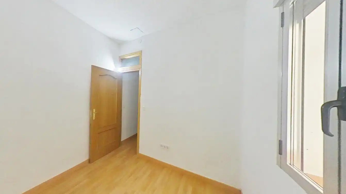 Habitación de Piso en venta en Madrid con Calefacción