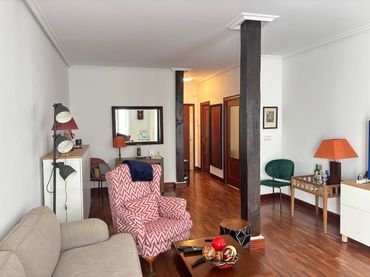 Appartamento con balcone in affitto a Matia Kalea