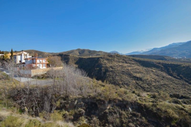 Vista exterior de Casa o xalet en venda en Cenes de la Vega amb Jardí privat, Terrassa i Piscina