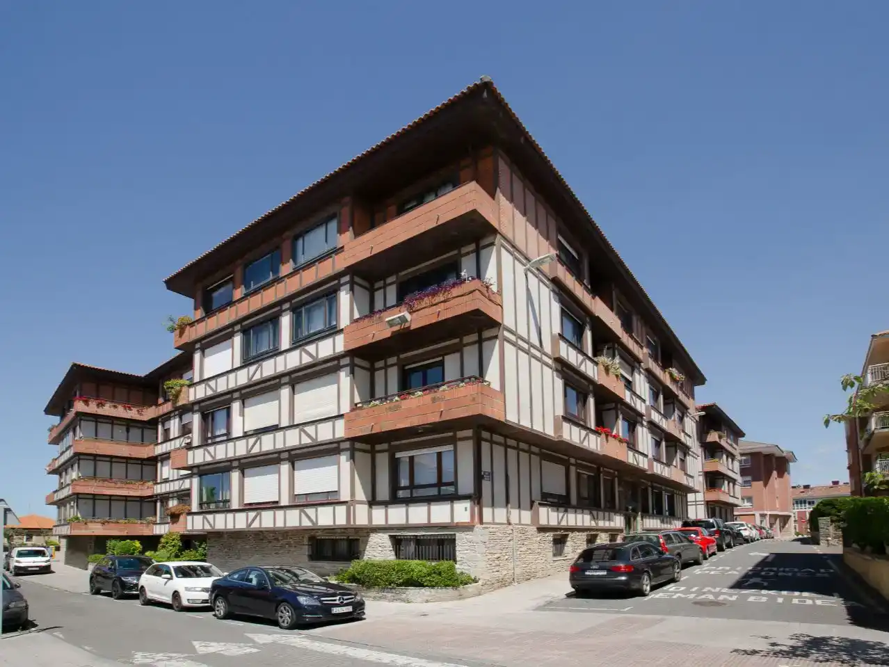 Vista exterior de Pis en venda en Getxo  amb Parquet i Balcó