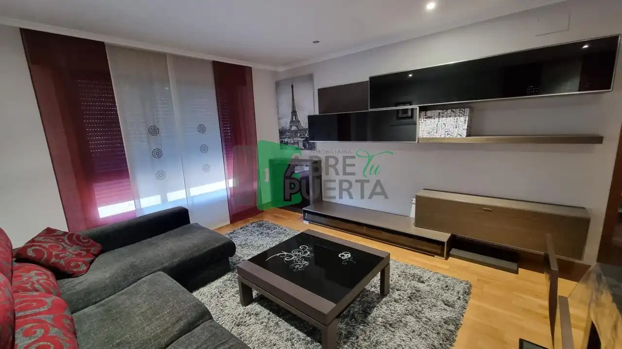Wohnzimmer von Wohnung zur Miete in Allariz mit Heizung, Parkett und Möbliert