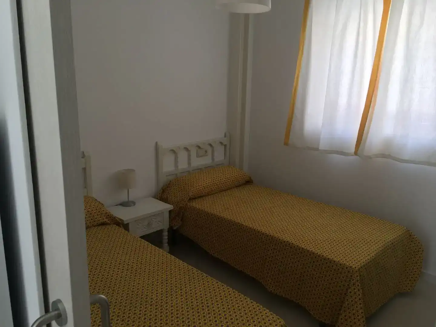 Habitación de Casa adosada en venta en Motril con Amueblado, Horno y Lavadora