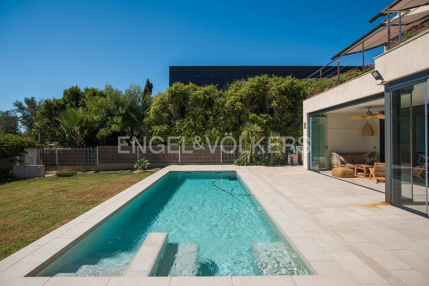 Swimming pool of House or chalet for sale in Castellón de la Plana / Castelló de la Plana  with Air Conditioner, Heating and Private garden