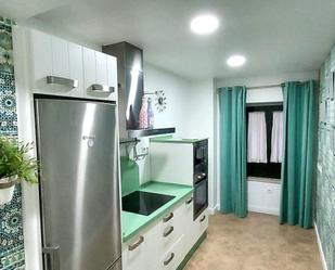 Kitchen of Flat for sale in  Sevilla Capital  with Air Conditioner, Heating and Balcony