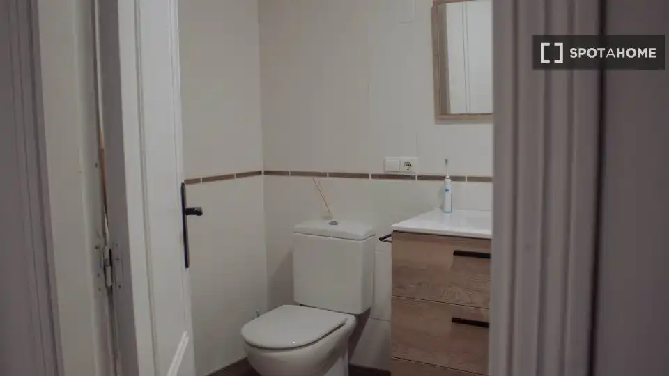 Bathroom of Apartments for share in Cullera  with Air Conditioner, Terrace and Furnished